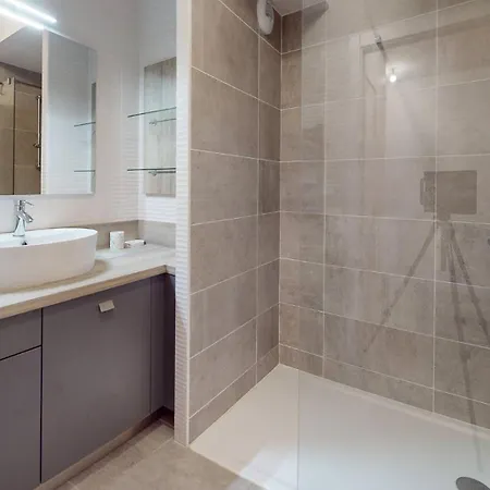 Terrasses Saint Georges: Tranquil Center Retreat Near Marine Apartment *